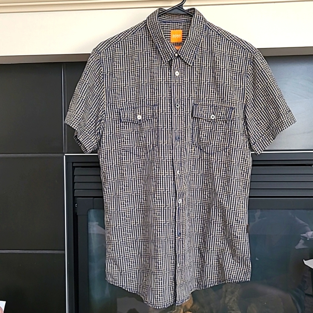 HUGO BOSS 100% Cotton Button down Short Sleeve Men's Shirt, Size M